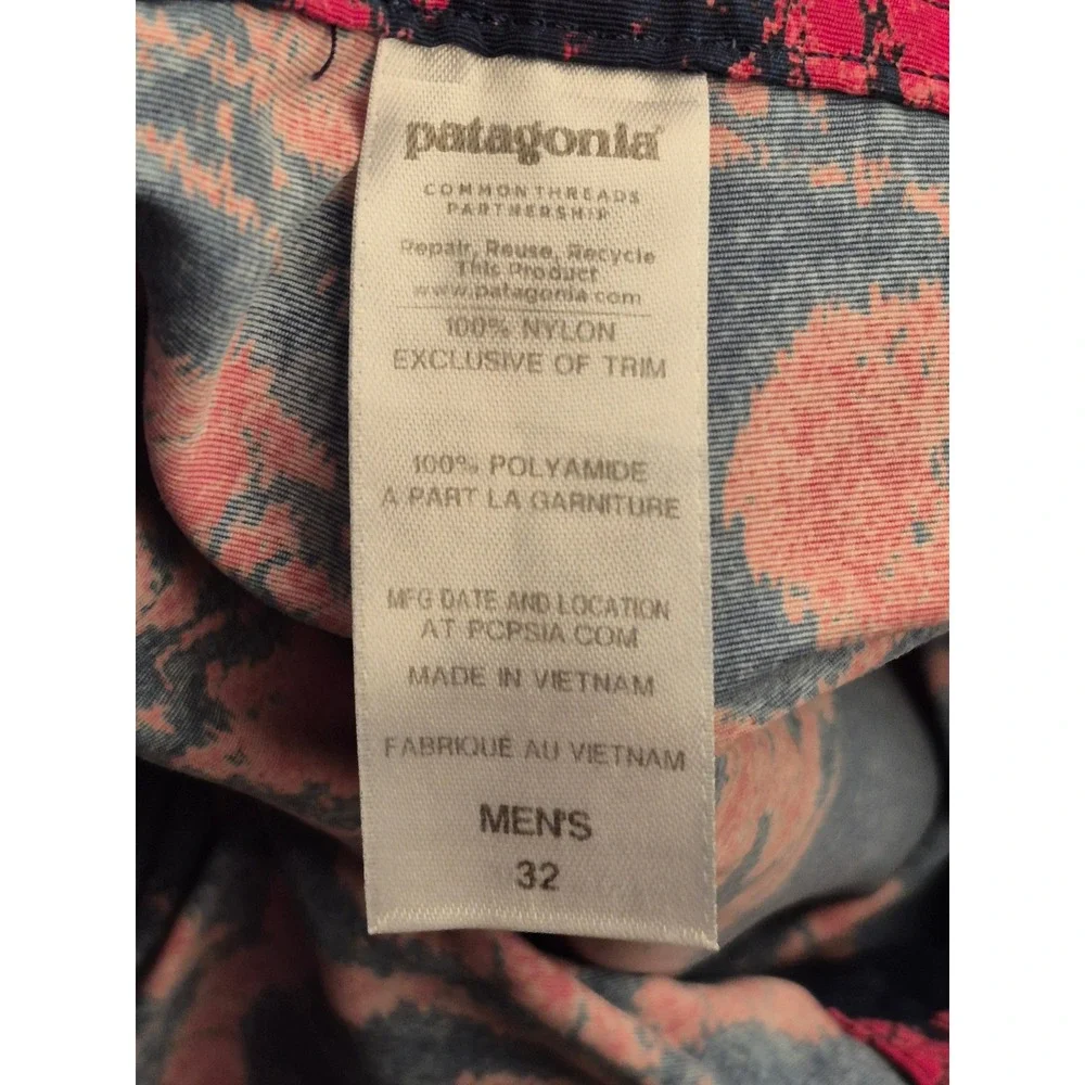 Patagonia Mens 32 Board Shorts Navy Pink Floral Print Swim Trunks Zipper Pocket